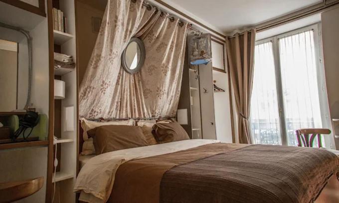 Quarto Duplo Standard com Banheiro Compartilhado