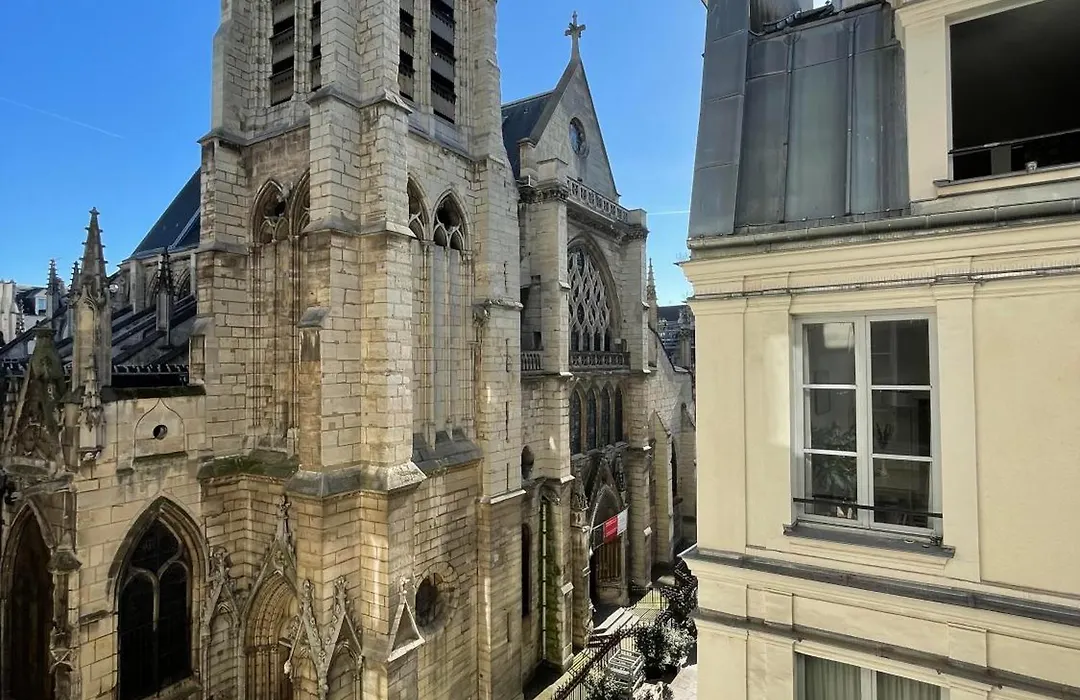 Cocoon Gallery Paris-1