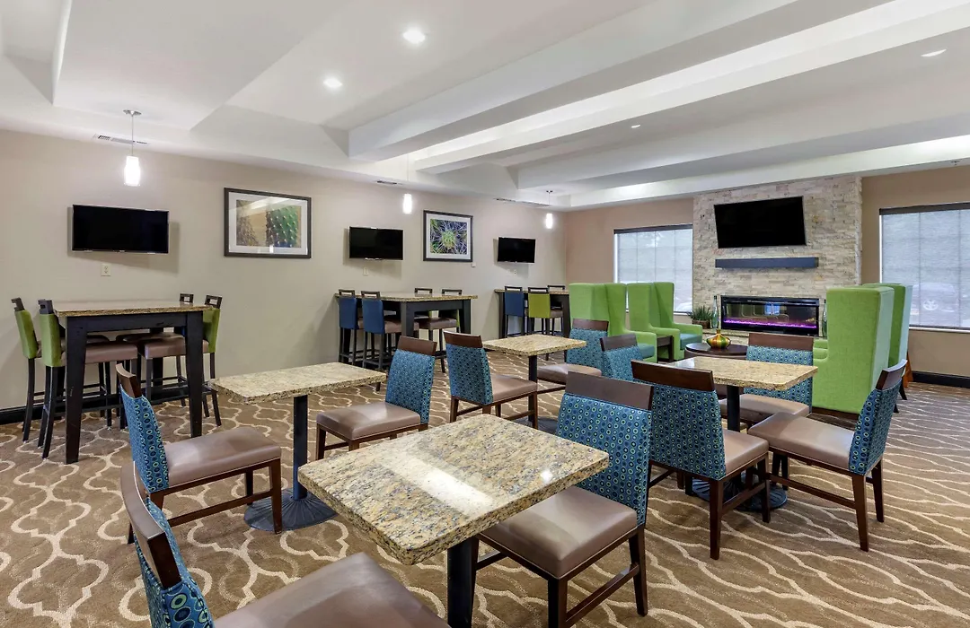 Comfort Inn & Suites Paris-1