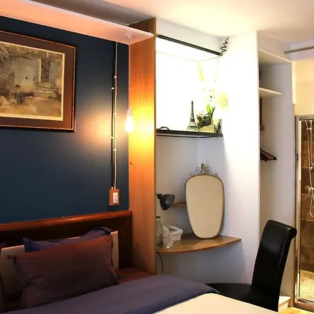 Cedric Accueille - Homestay Paris-2