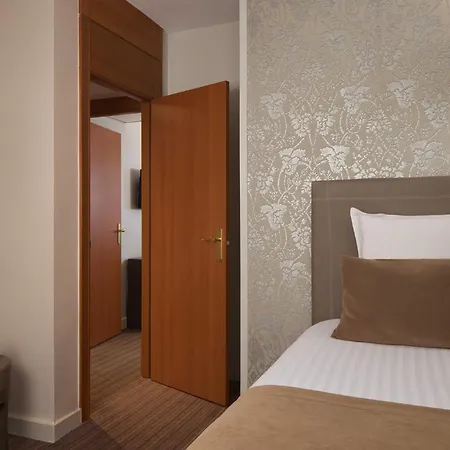 Timhotel Opera Blanche Fontaine-3