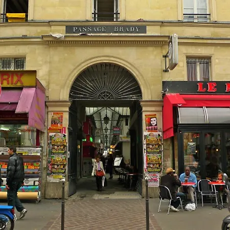 Cedric Accueille - Homestay Paris-3
